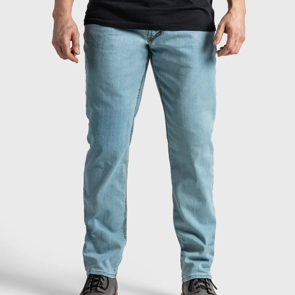 Men's Origin 32 x 32 light wash taper jeans
